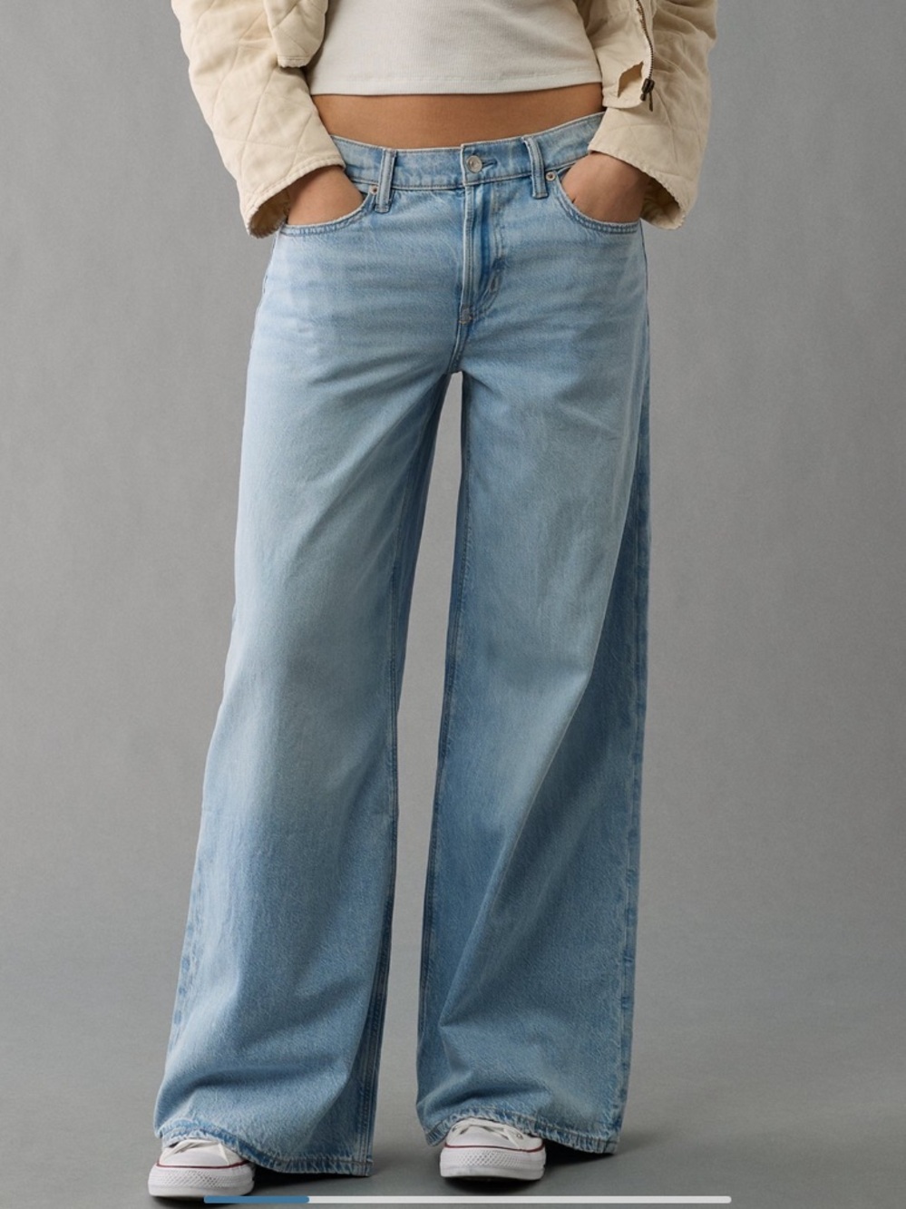 American eagle Dreamy Drape Strigid Low-Rise Baggy Wide leg Jeans size 8